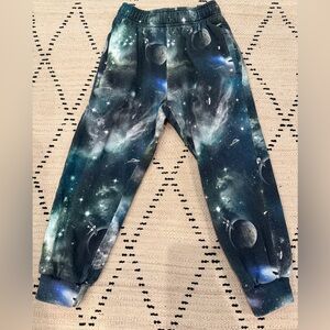 Molo space sweats